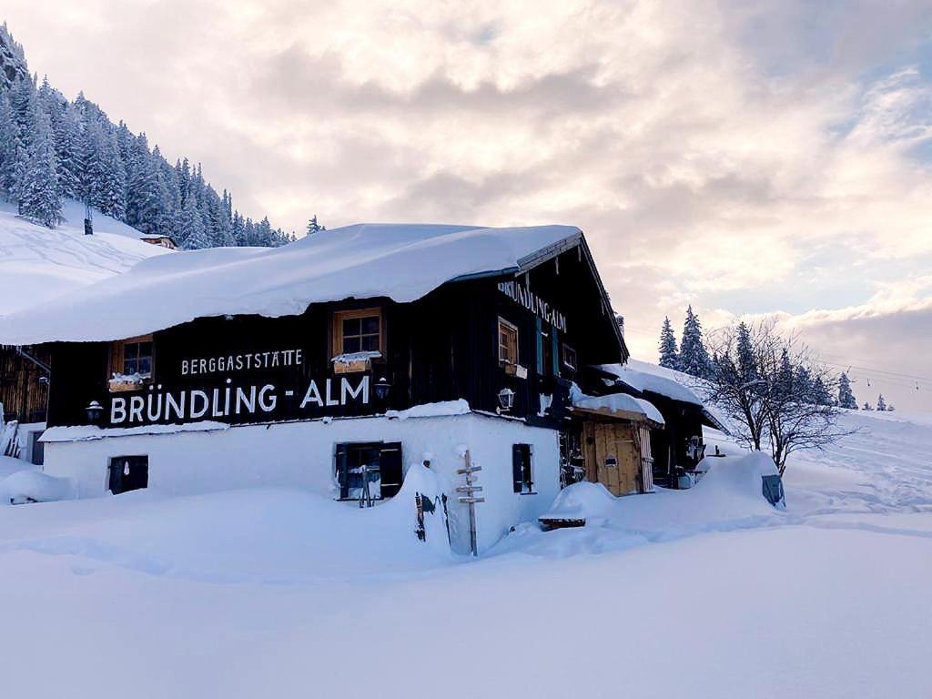 Bruendling-Alm Berggasthof Auf 1167M Auf Dem Hochfelln Hotel Bergen  Exterior photo